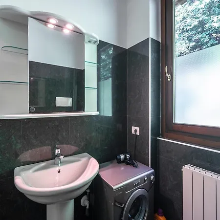 公寓 Apartment In Oggebbio With Lake Maggiore Views, Cleaning Included *