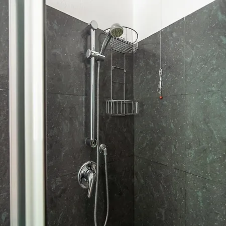 Apartment In Oggebbio With Lake Maggiore Views, Cleaning Included 公寓 奥杰比奥