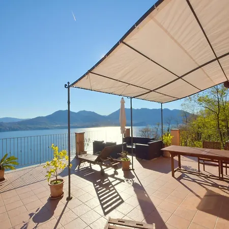 公寓 Apartment In Oggebbio With Lake Maggiore Views, Cleaning Included *