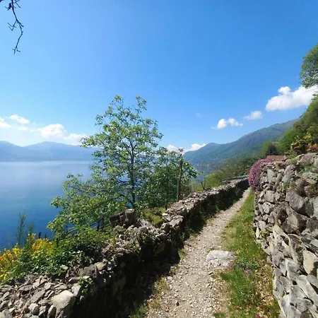 Apartment In Oggebbio With Lake Maggiore Views, Cleaning Included 公寓 *